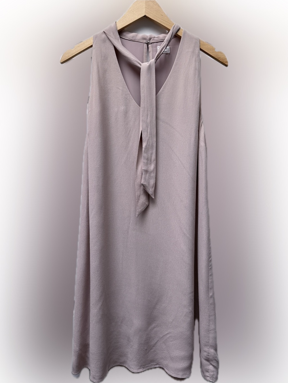 WILFRED Vneck with tie dress